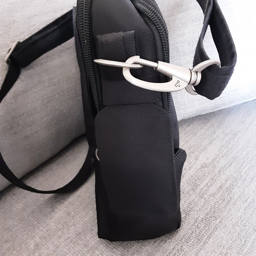 Travelon Black Anti-Theft Classic Crossbody Bag - Picture 5 of 13